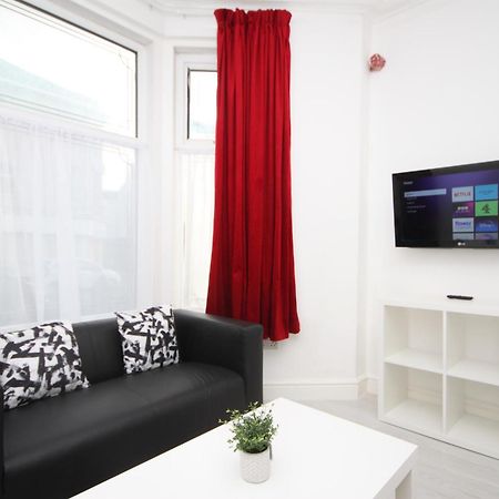 Barton Beachside Apartments: Modern Coastal Retreat Blackpool Exterior photo